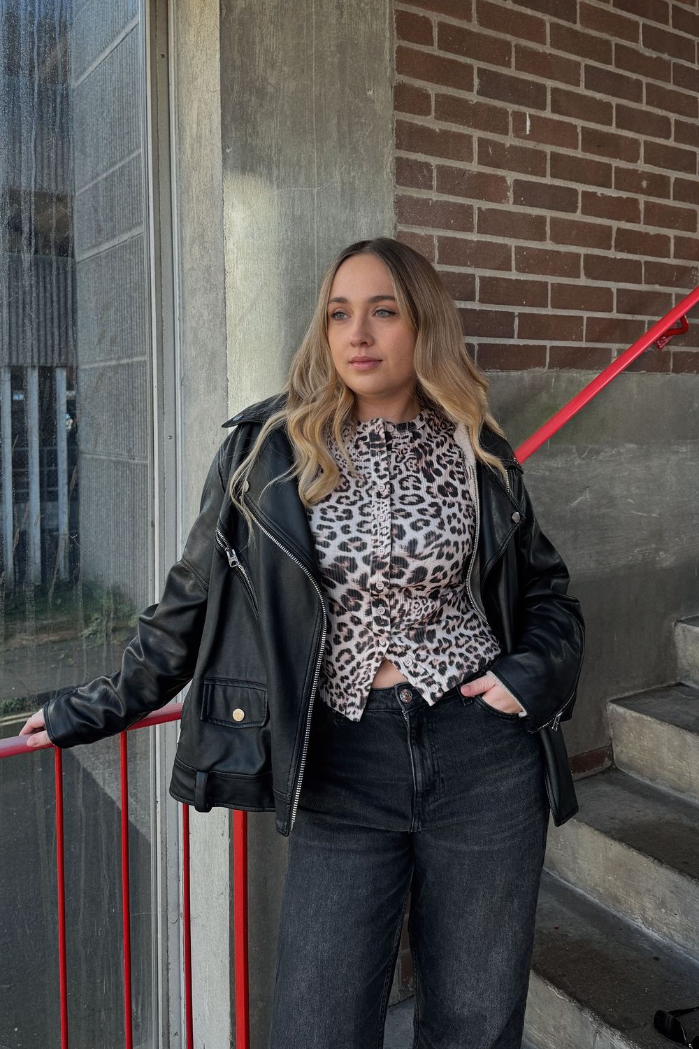 Post featuring Pull&Bear baggy oversized wide leg jean in dark washed grey