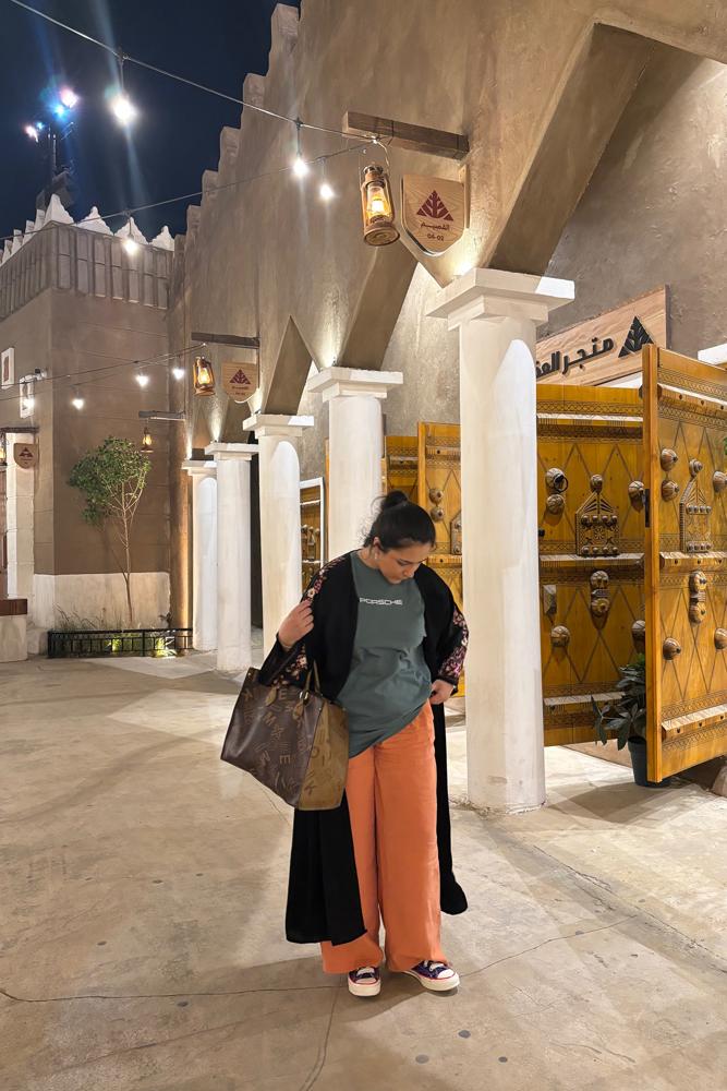 hadilhelen's fit featuring TEMU, Converse | [object Object], [object Object]