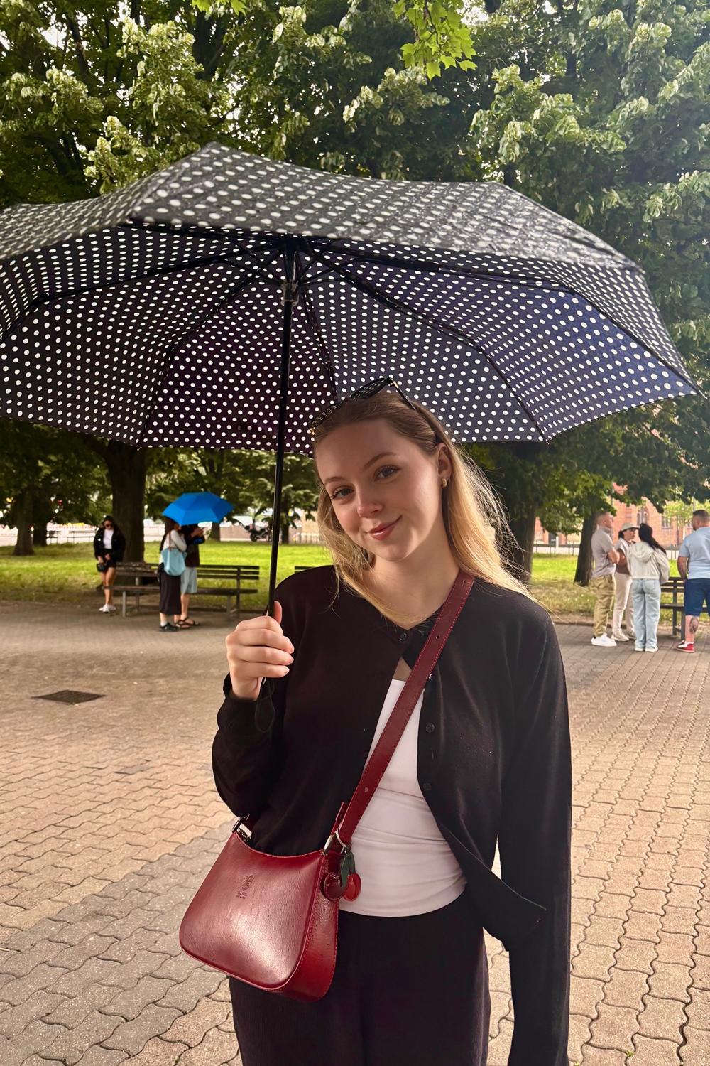 oliviathorun's post featuring H&M, Adidas, Dynamite, Aritzia. Feeling cute, casual, ootd