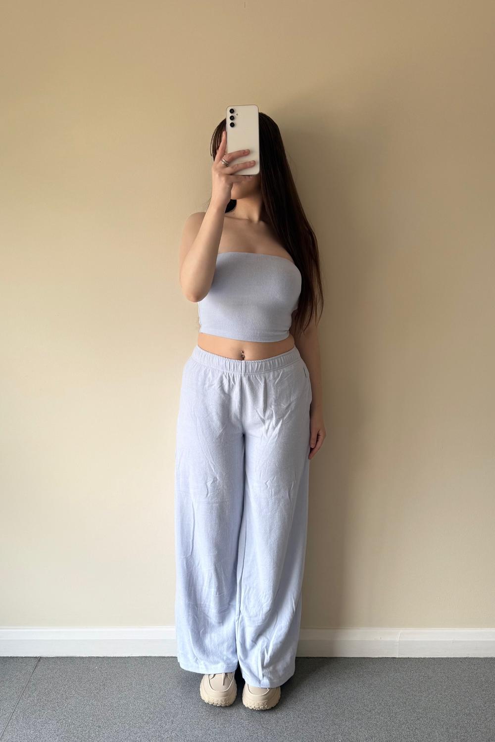 antoniashanley12's post featuring Bo + Tee. Feeling athletic, cute, relaxed, trendy, casual, ootd, athleisure, preppy, comfortable, active