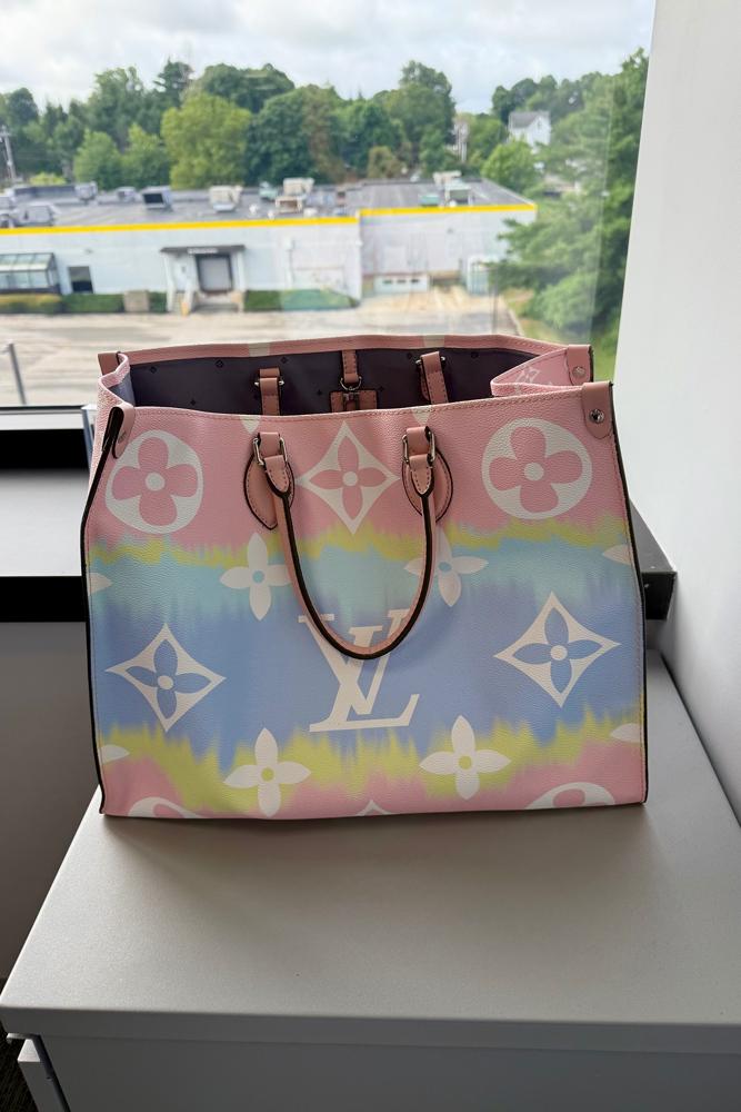 GAviv's fit featuring Ann Taylor, Dior, Louis Vuitton | 6058c275a89de8060b148395, 608f71297242cabb012a30e2, 608f75cc7242cabb012a30f6, 608f7b607242cabb012a3101, 609845d5597ca1f6438835e9