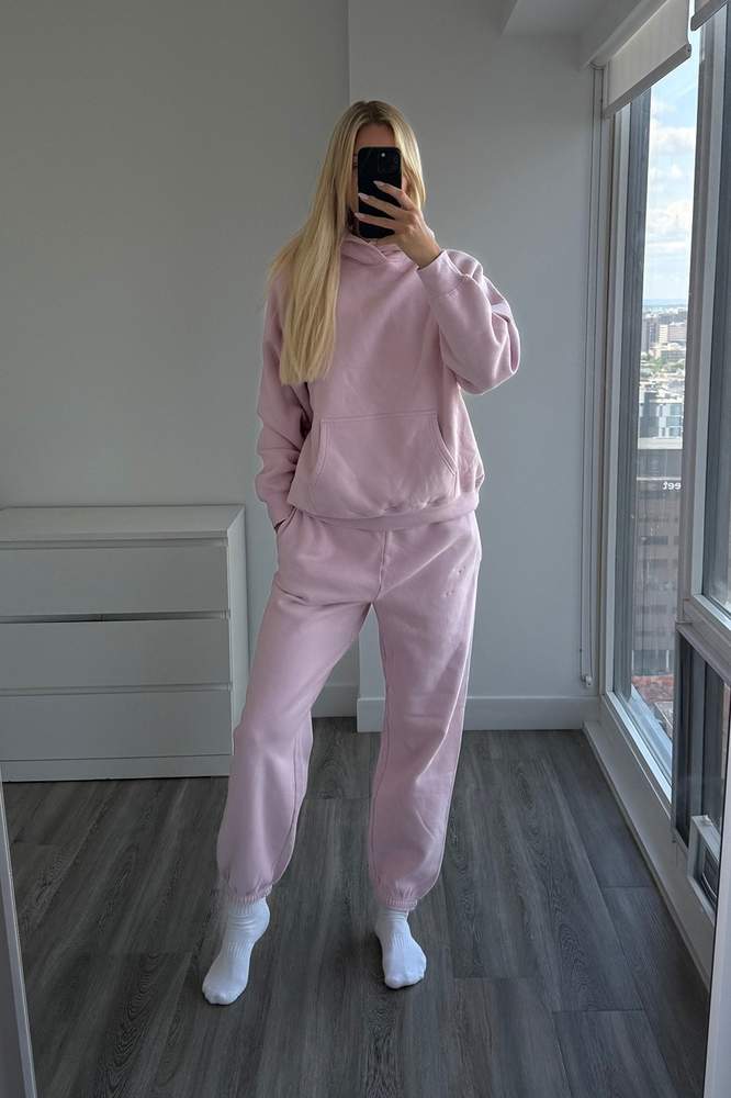JocelynKoswin's fit featuring Aritzia