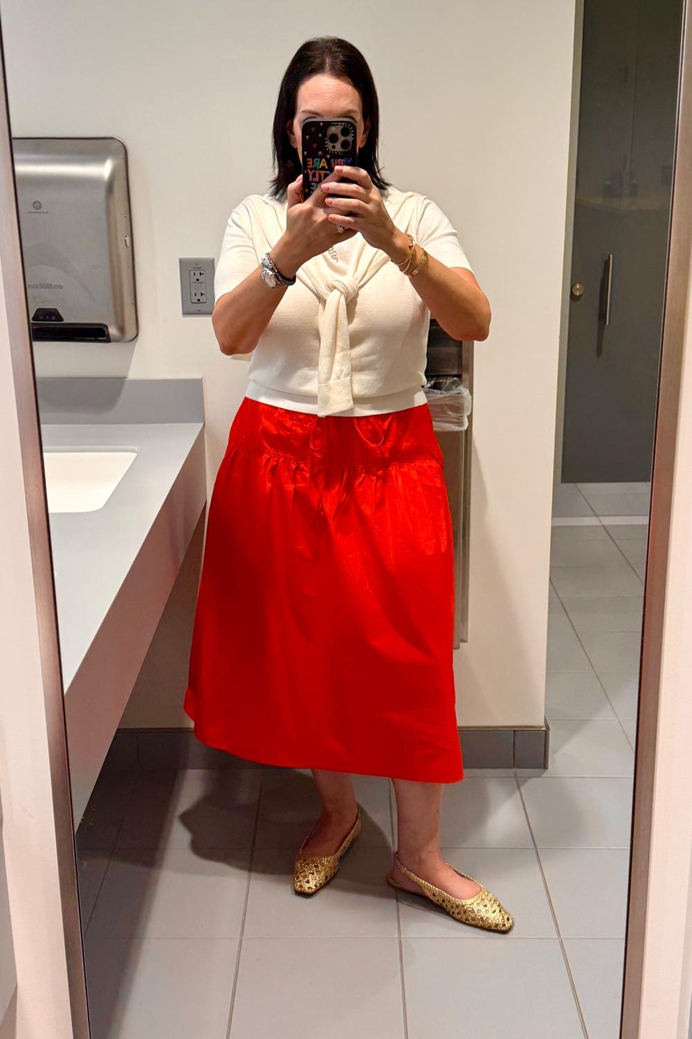 GAviv's post featuring Banana Republic Factory. Feeling summer, businesscasual, chic, ootd, classic