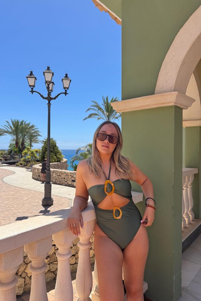 Beckahake's fit featuring H&M, Boohoo | 608792b28296ac83a0251351, 608e0e4d32acb98ea46e05a3, 608792b28296ac83a0251352, 6058c275a89de8060b148395