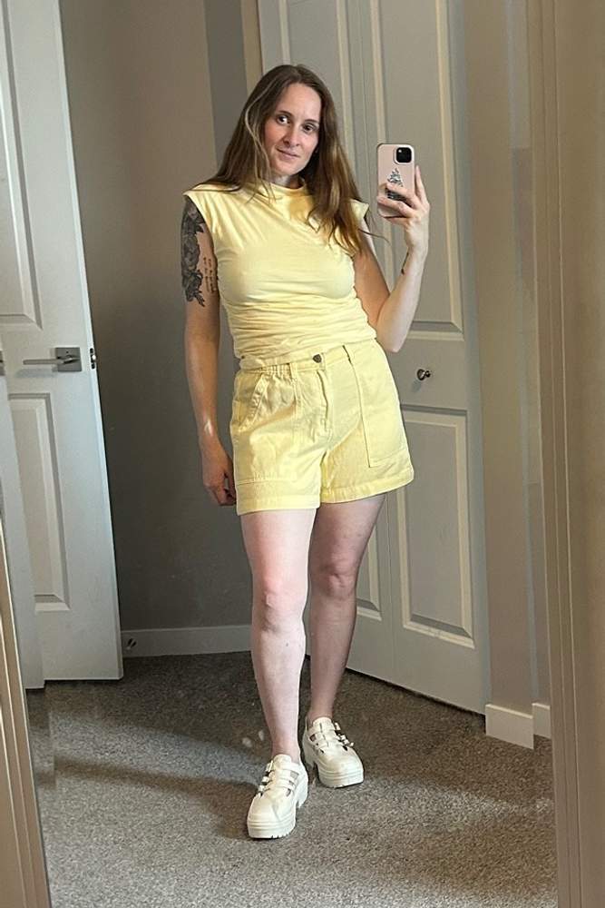 DaniTrics's fit featuring Guess Factory, GAP Factory, Converse