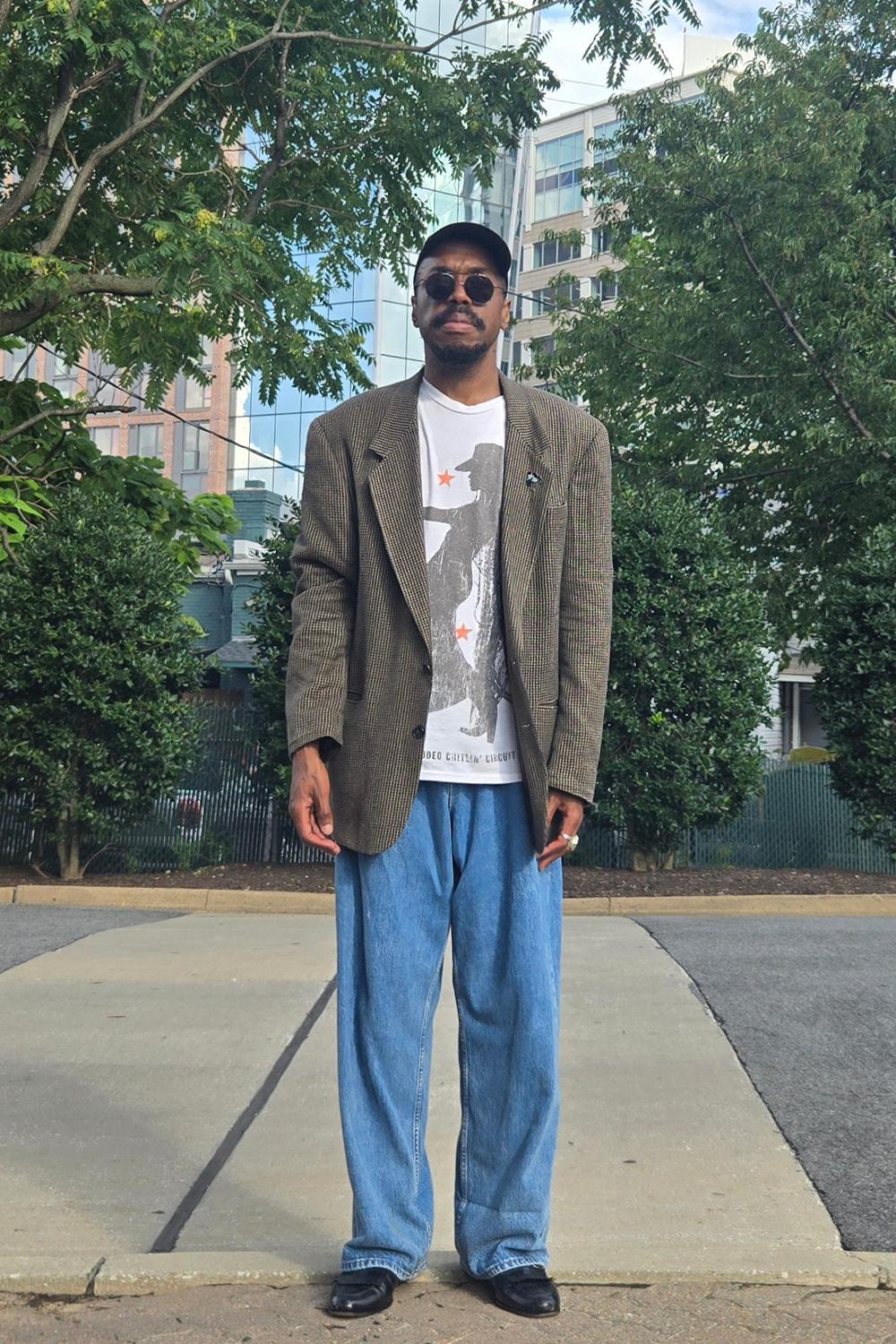zeometer's post featuring Abercrombie & Fitch, Charles Jourdan, Vintage. Feeling streetwear, relaxed, ootd, trendy