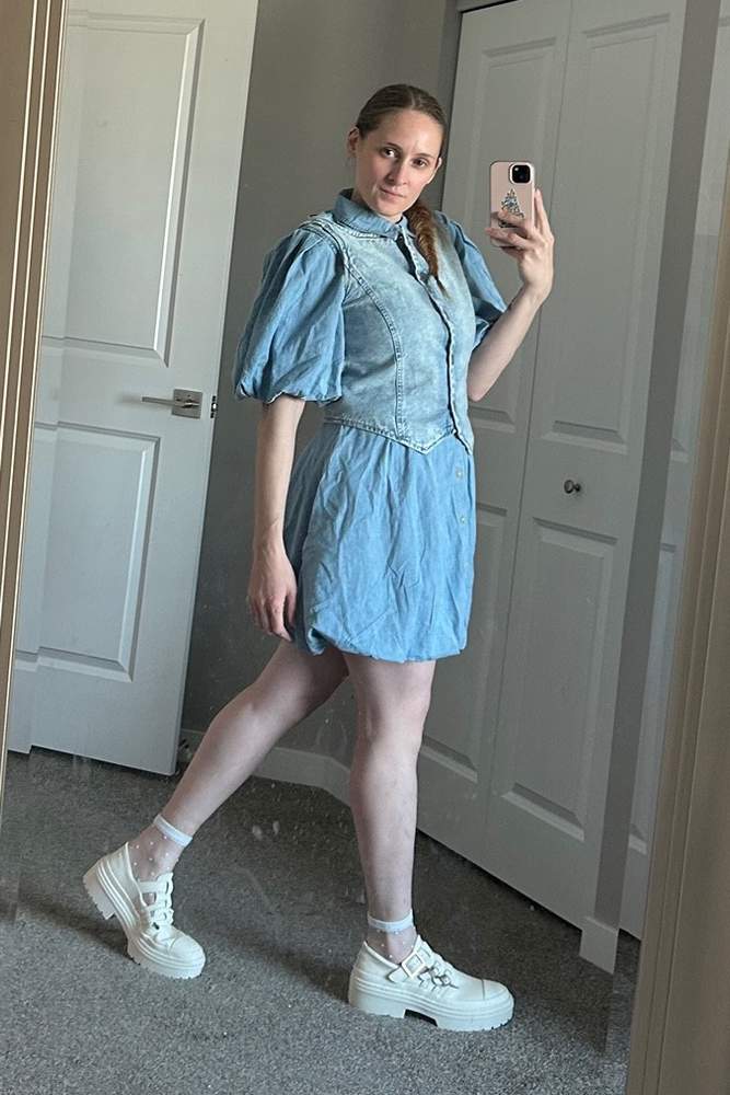 DaniTrics's fit featuring Converse, Amazon Basics, GAP