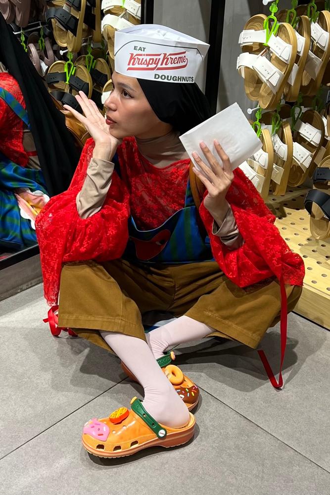 nadiaelok's fit featuring STARRY, Crocs | [object Object], [object Object], [object Object], [object Object], [object Object], [object Object], [object Object], [object Object], [object Object]