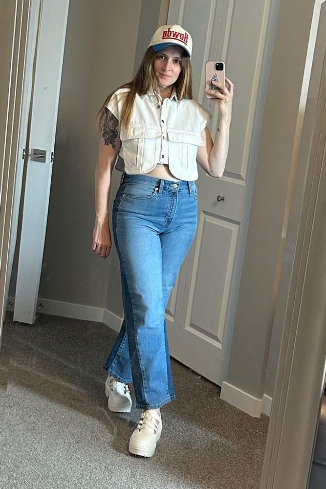 DaniTrics's fit featuring Banana Republic Factory, Converse, TEMU
