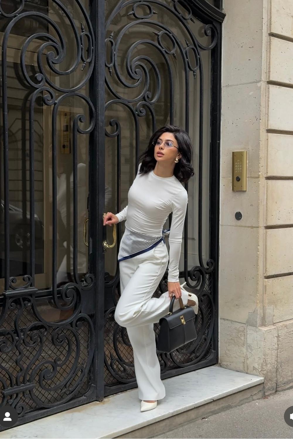 Post featuring Lunettes de soleil Miu Miu Logo