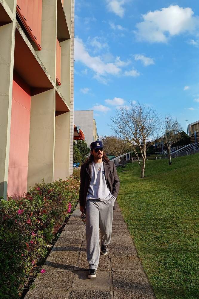 Lukepeder's fit featuring Converse, Hard Rock Cafe, Aime Leon Dore