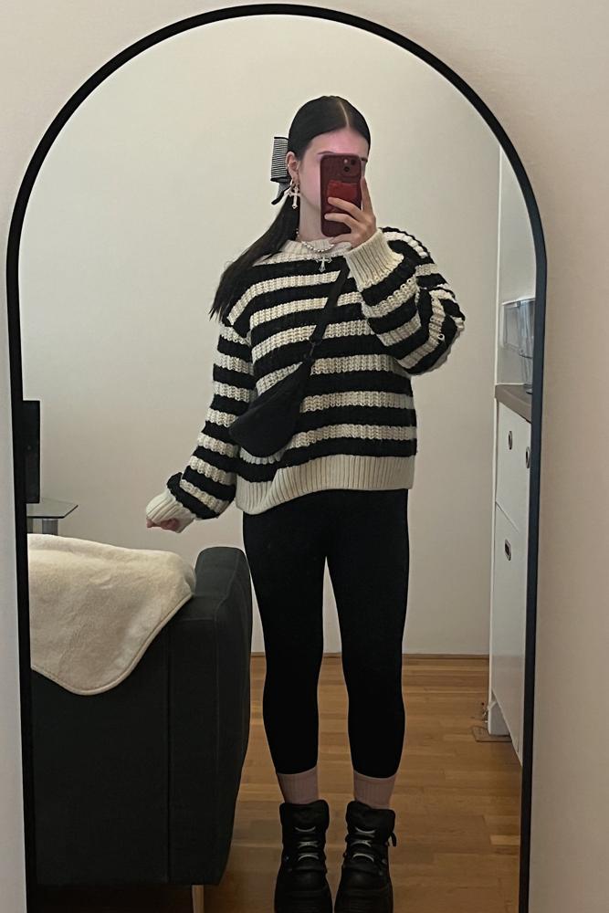 Vernixx's review for Uniqlo - Round Mini Shoulder Bag - Beige - One Size