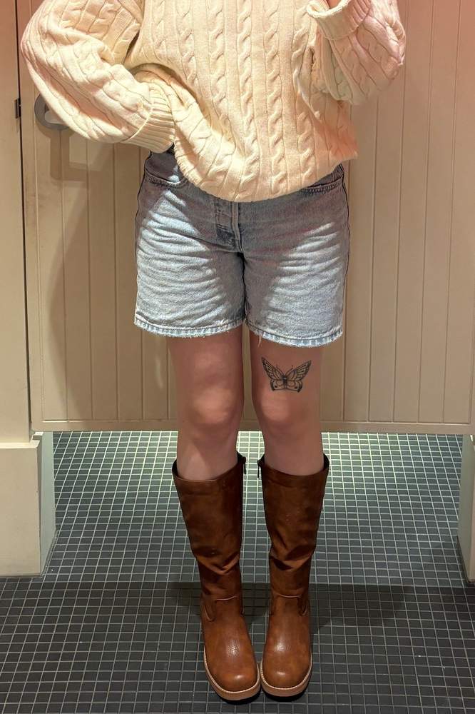 oliviathorun's fit featuring Levi's, Boathouse, Aritzia | relaxed, cute, trendy, ootd