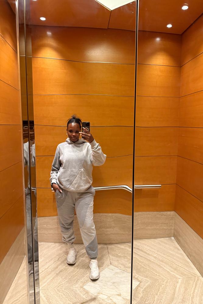 OnTheDailyWithBaylie's fit featuring Alo Yoga | sweats, fall, relaxed, athletic