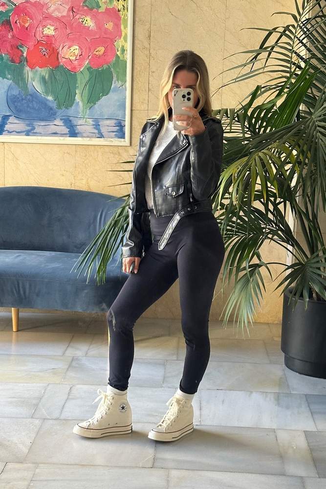Adriennne's fit featuring Pull&Bear, Converse