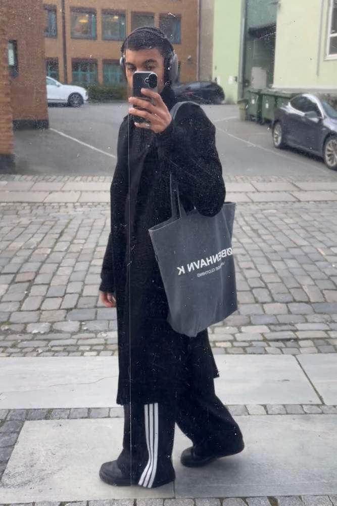 HabibMarong's fit featuring Apple, Urban Outfitters, Vintage, Livid Jeans, Nike