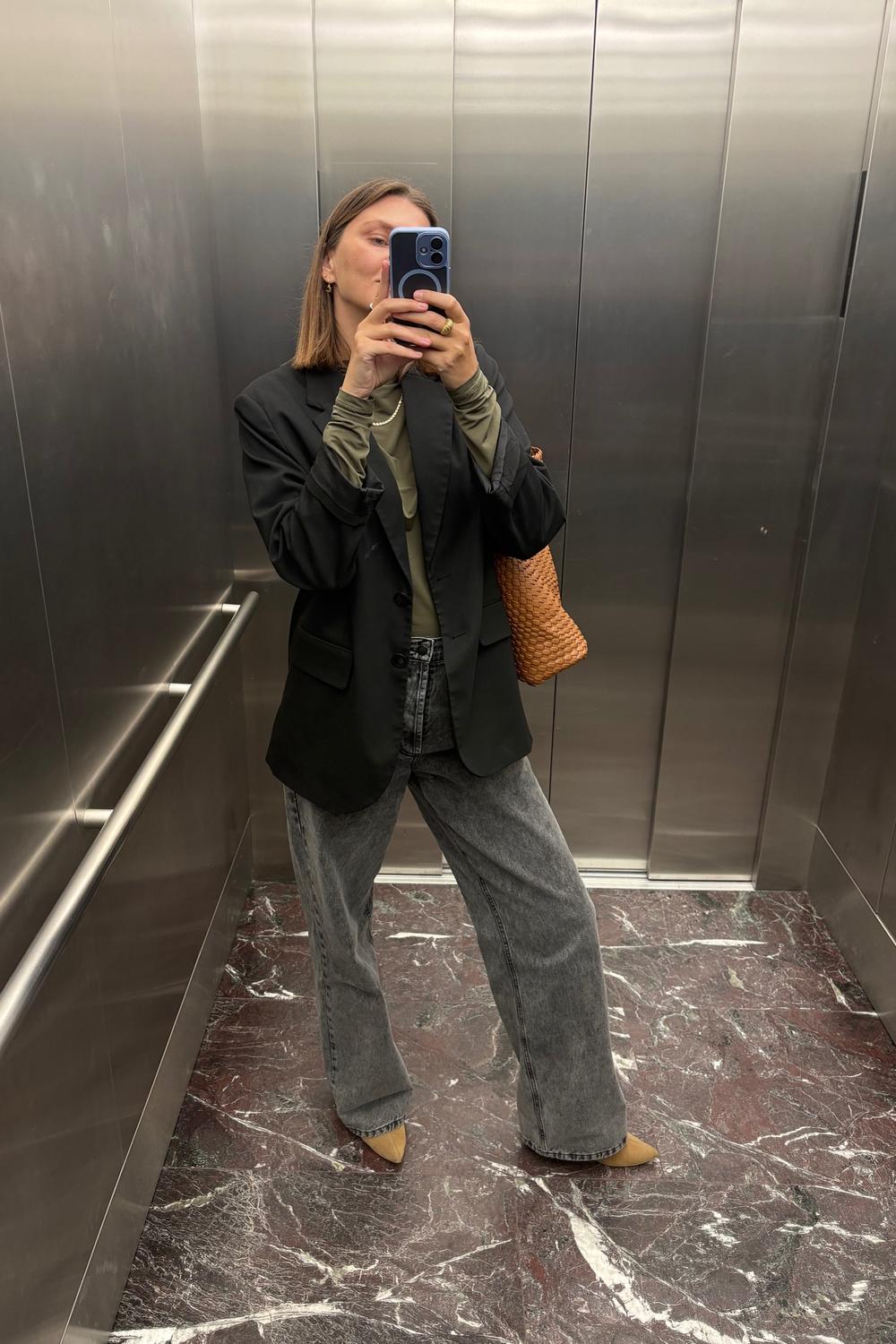 Post featuring JEANSY CHICAGO grey