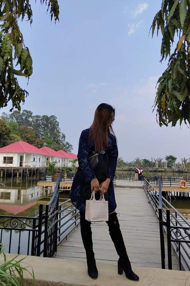 Enchantress's review for SEQWL Bellini riding over the knee boots in black