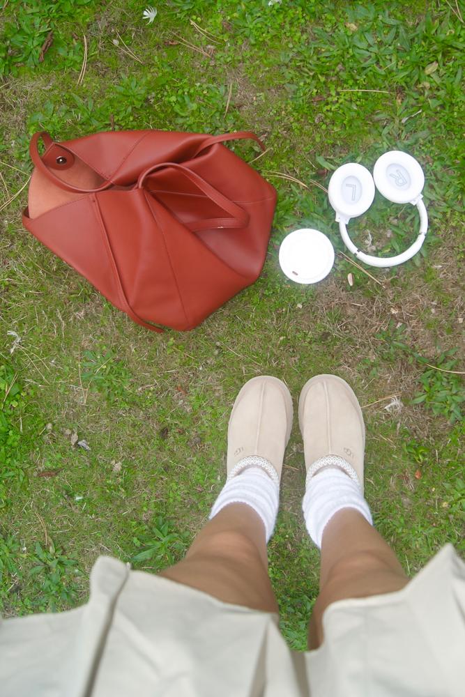 Jessicalblackman's review for UGG® Women's Tazz II Sheepskin Slippers in Rocky Oak, Size 7