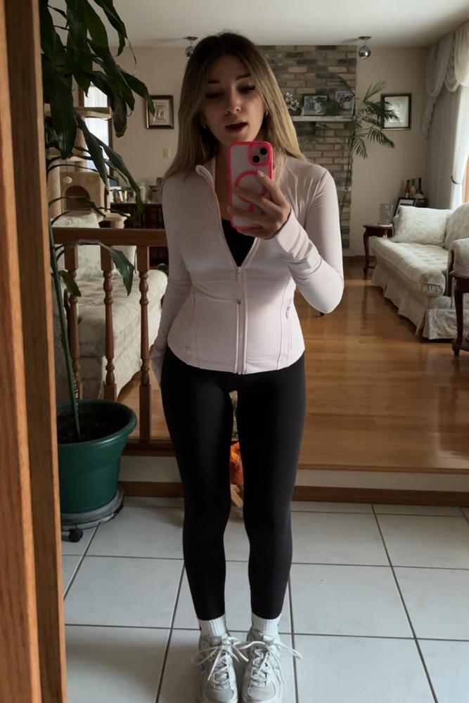 Stefaniag's fit featuring Lululemon, Calvin Klein, New Balance, Nike | [object Object]