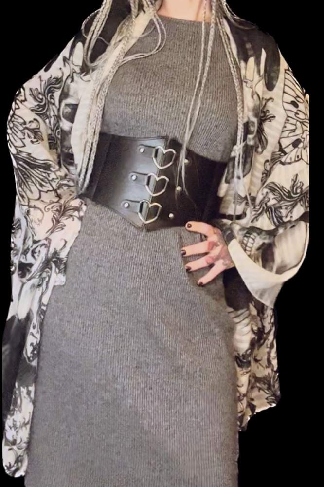 Cleopatra's fit featuring Hot Topic, EB Denim, Two's Company | [object Object], [object Object], [object Object], [object Object], [object Object], [object Object]