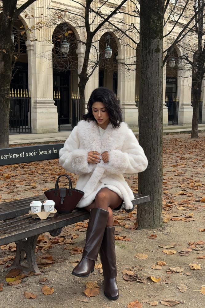 parvvisha's fit featuring PARIS/64, Pretty Little Thing
