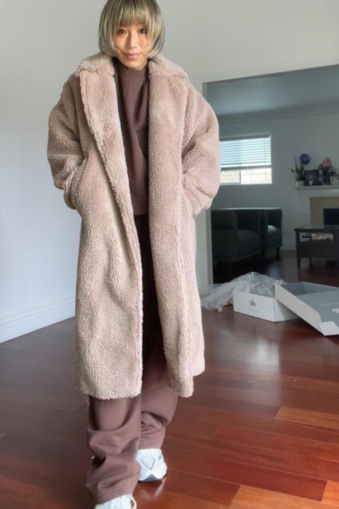 Rin0711's fit featuring Alo Yoga, New Balance