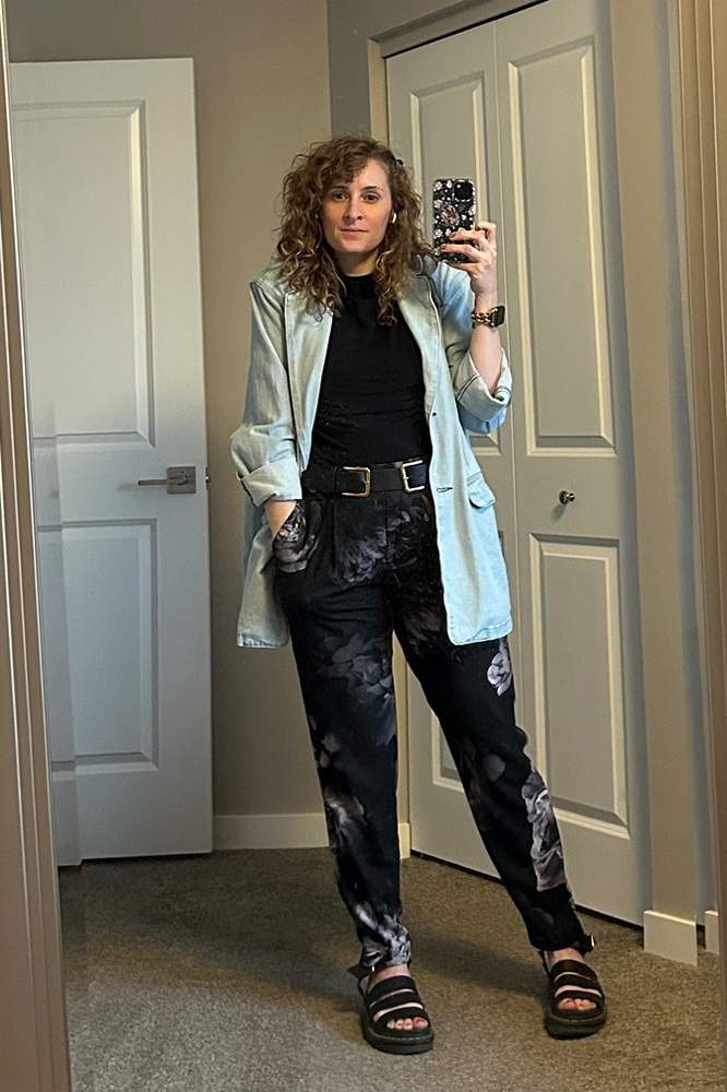 DaniTrics's fit featuring Dr. Martens, TEMU, SHEIN, Guess Factory