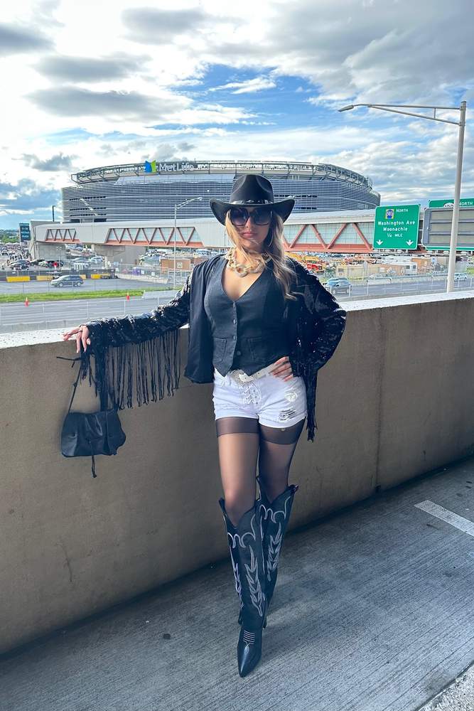 dfemia's fit featuring Express, Amazon Basics, Aritzia, Martha Stewart, SHEIN, Source Unknown, wild fable | beyhive, beyonce, concert, cowboycarter, western