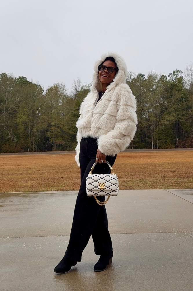 ToniTonyTone's fit featuring Old Navy, Louis Vuitton, Ray-Ban