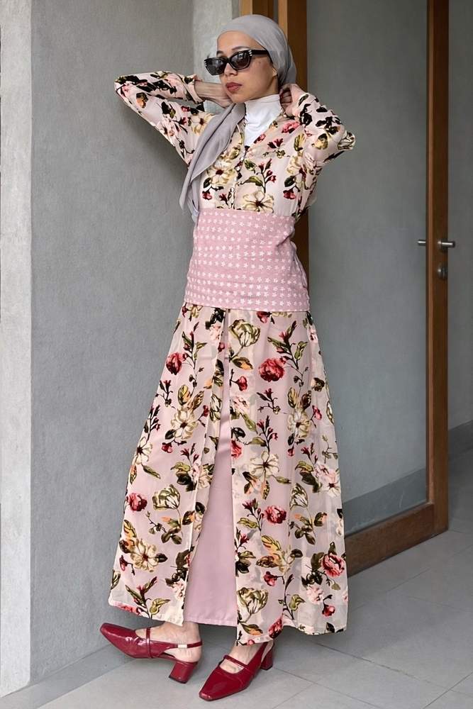 nadiaelok's fit featuring Uniqlo, Charles & Keith | [object Object], [object Object], [object Object], [object Object], [object Object], [object Object], [object Object]