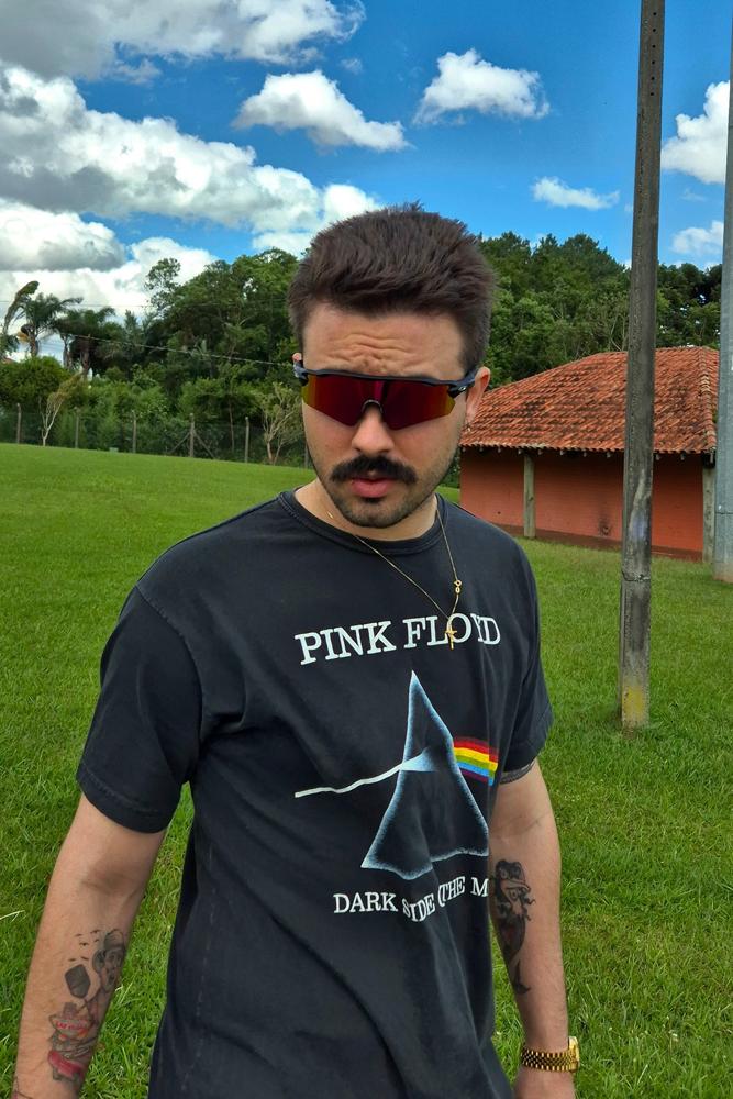 Lukepeder's fit featuring Pink Floyd, Nike, Oakley