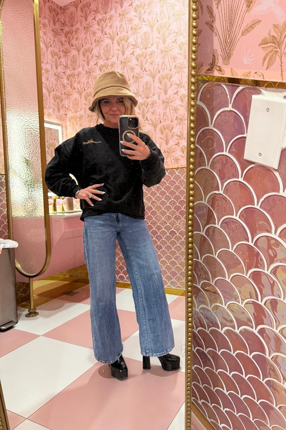 Post featuring CHIC JEAN