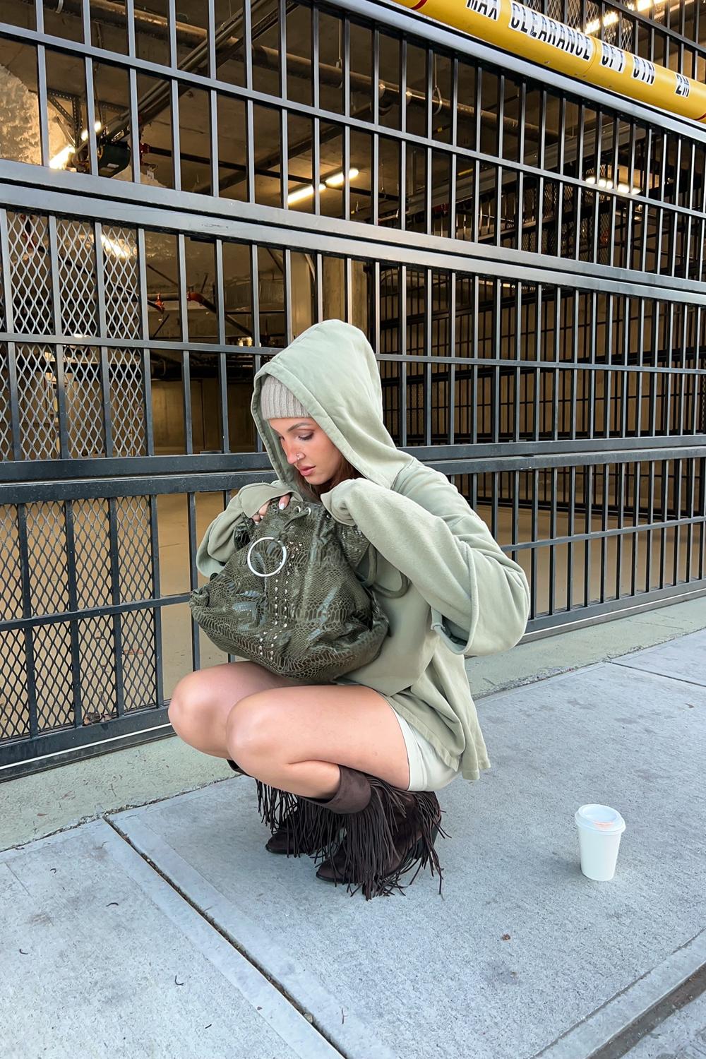 Post featuring Billyrae in Dark Brown