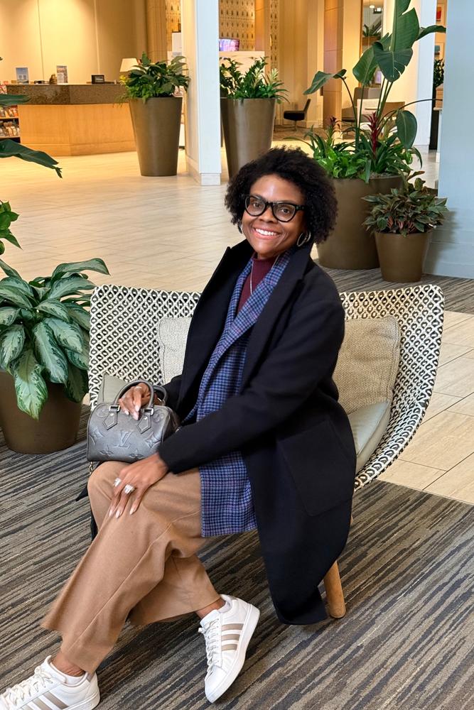 ToniTonyTone's fit featuring Loft, DSW, Ray-Ban