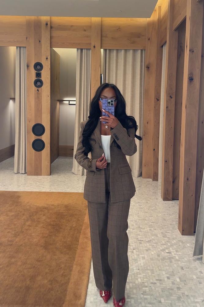 Therealcydneytaylor's fit featuring Aritzia