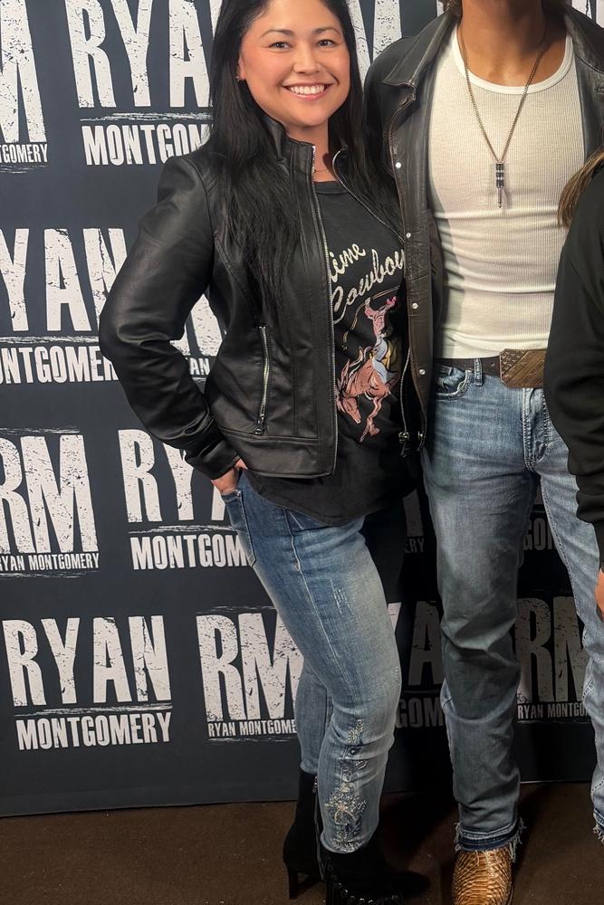 MichelleTM's fit featuring DKNY, Hollister, Fashion Nova, Grace in LA