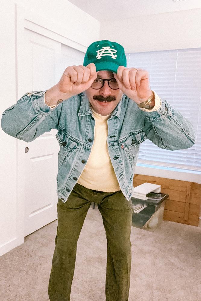 aardvark's fit featuring , , 