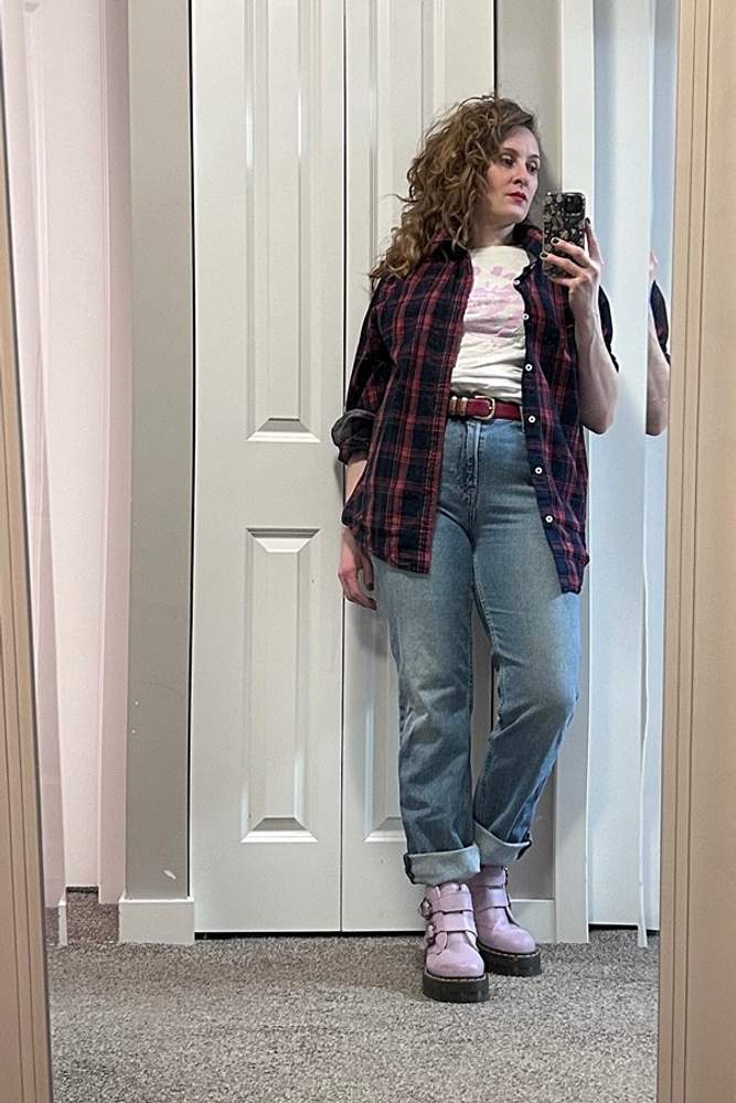 DaniTrics's fit featuring GAP, Bluenotes, Dr. Martens