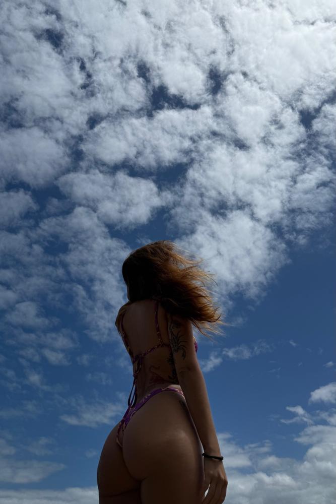 Monova's fit featuring SNRKLBR