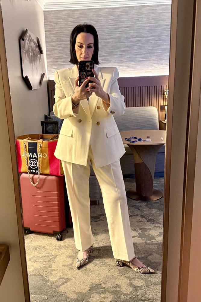 GAviv's fit featuring J. Crew, Ann Taylor, Banana Republic Factory, Chanel