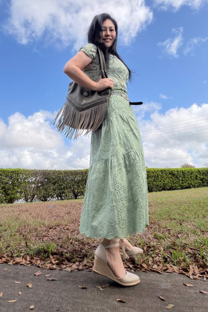 MichelleTM's fit featuring Fashion Nova, Jessie James Handbags, Amazon Basics, Saks Fifth Avenue