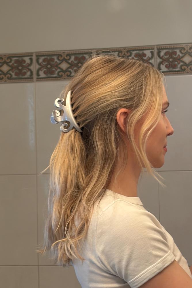 neatons's fit featuring , 