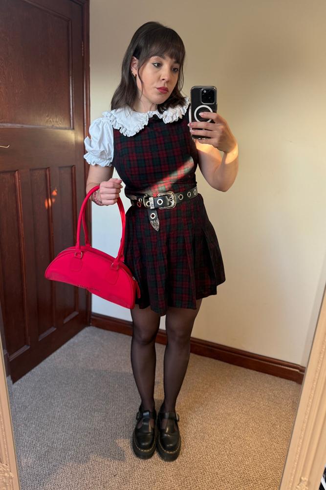 Hollievictoriat's fit featuring Nobody's Child, Damson Madder