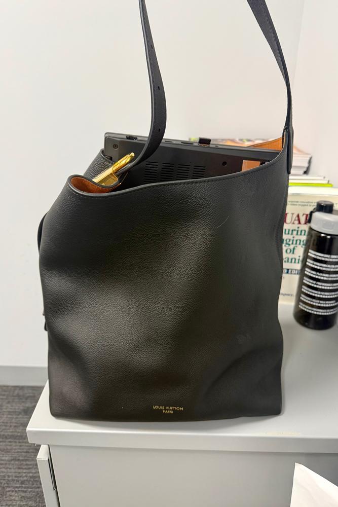 GAviv's fit featuring Tory Burch, Ann Taylor, Louis Vuitton