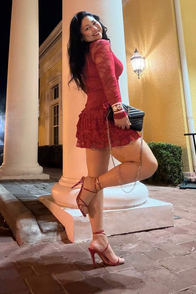 MichelleTM's fit featuring Fashion Nova, Gold Toe, Yves Saint Laurent