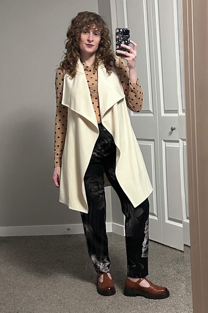 DaniTrics's fit featuring Le Chateau, TEMU