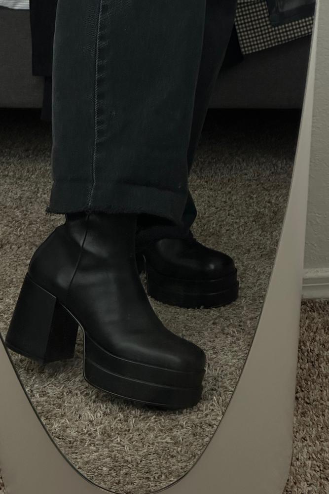 Uristtf's fit featuring oMA Studios, H&M, Steve Madden