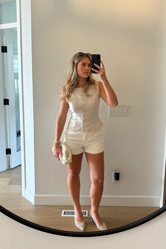 livinwithkait's fit featuring rihoas, Aritzia, Clarine, Call It Spring, Amazon Basics, Vivaia
