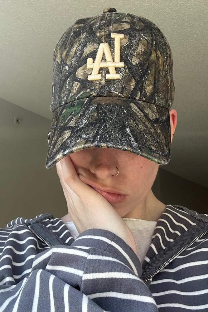 Samiskinnerr's fit featuring Urban Outfitters